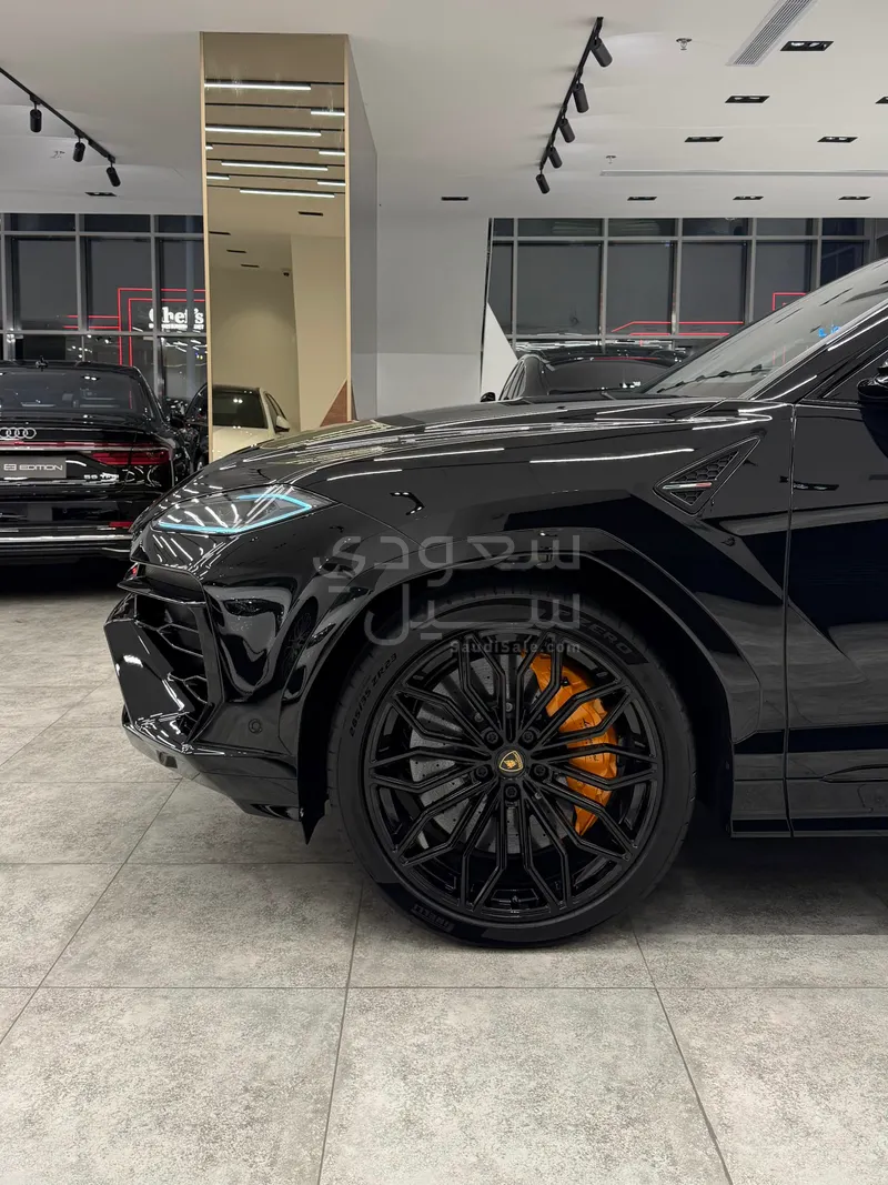 2025 لمبرجيني اوروس