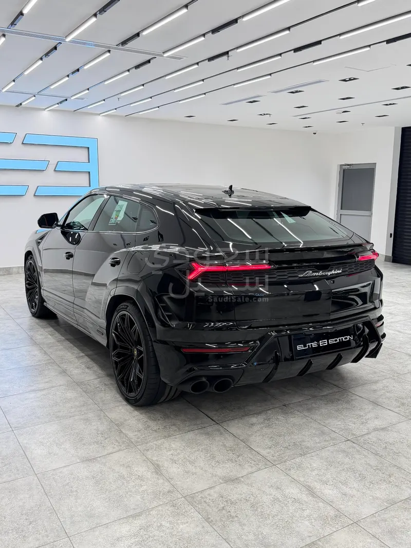 2025 لمبرجيني اوروس