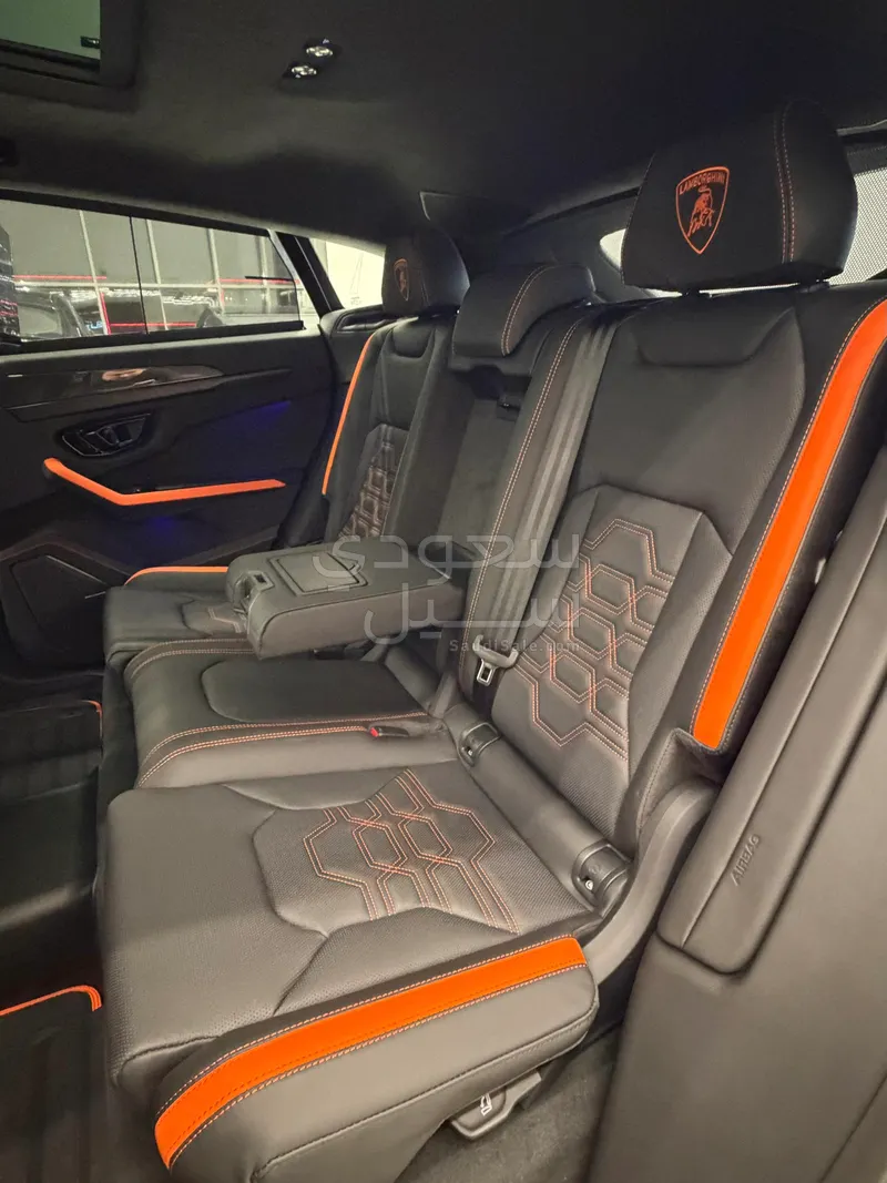 2025 لمبرجيني اوروس