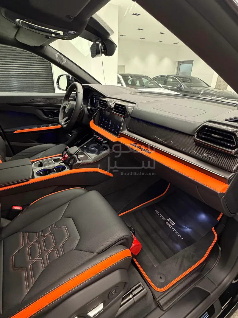 2025 لمبرجيني اوروس