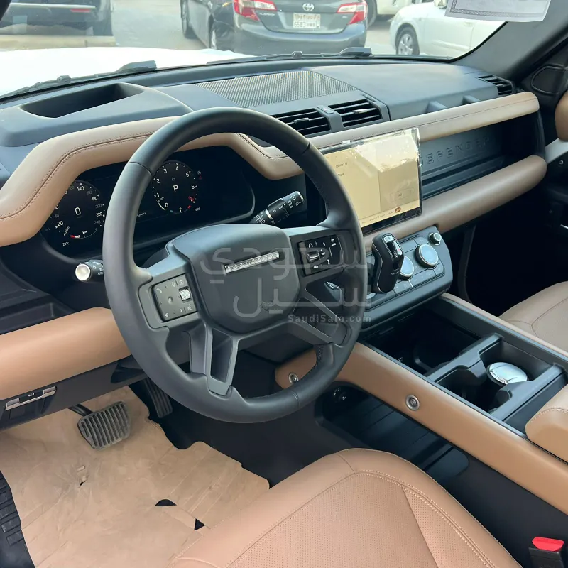 2025 لاند روفر ديفيندر اكس داينمك