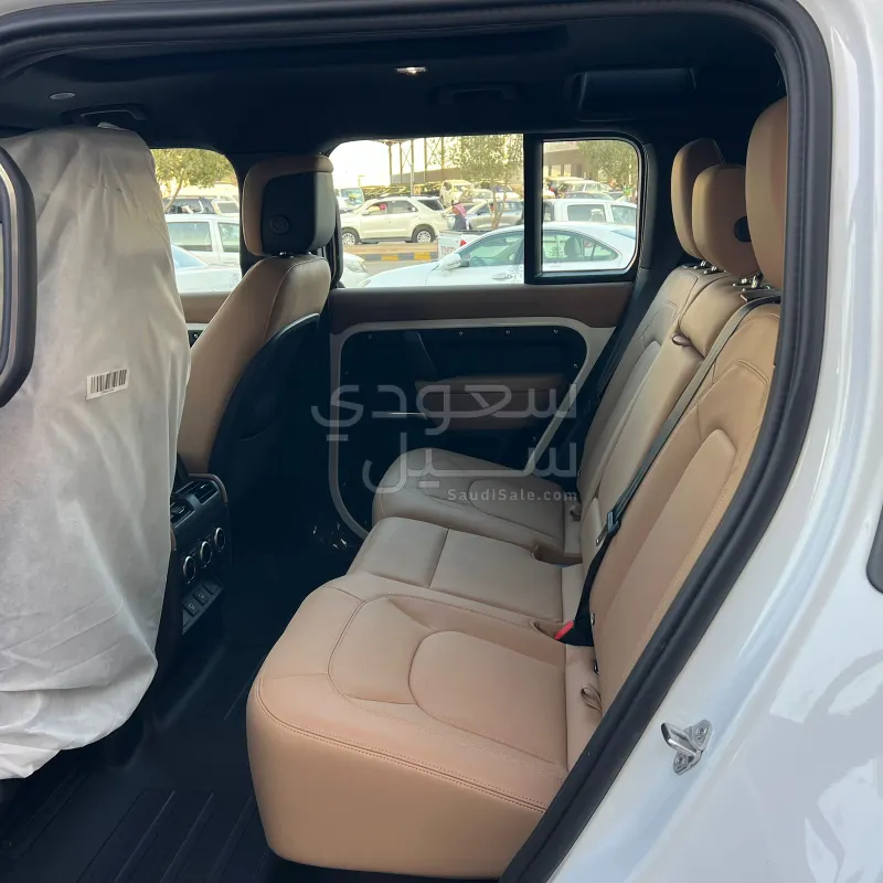 2025 لاند روفر ديفيندر اكس داينمك