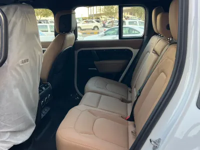 2025 لاند روفر ديفيندر اكس داينمك