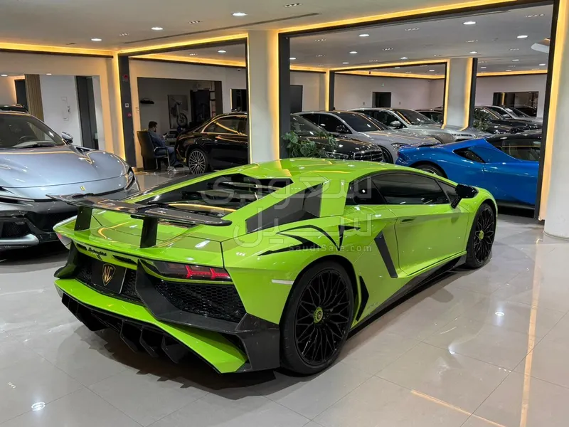 2016 لمبرجيني افنتادور اس في