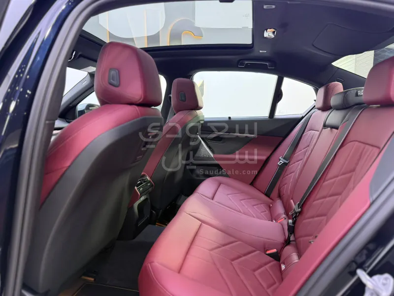 2026 بي ام دبليو الفئة الخامسة 520 أي