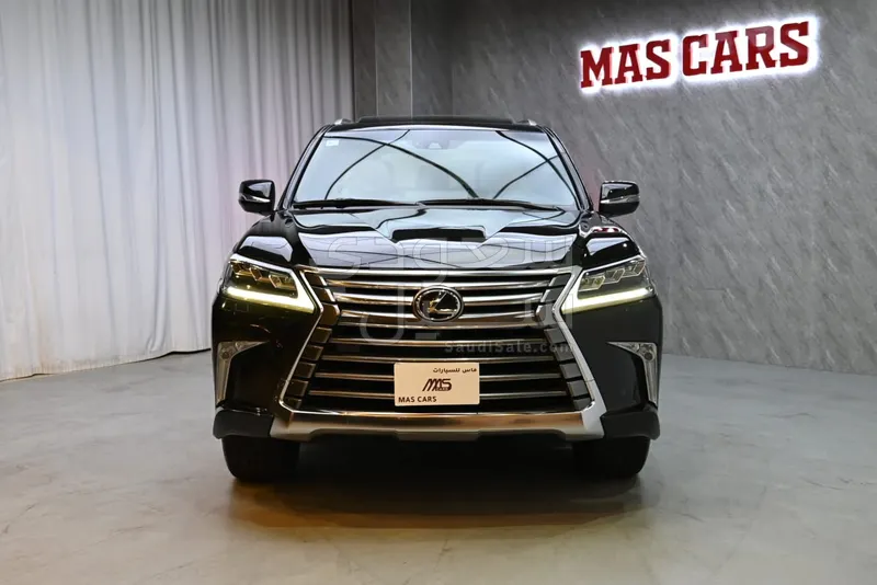 2017 لكزس إل إكس 570