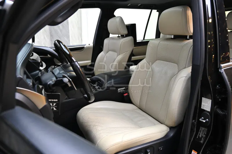 2017 لكزس إل إكس 570