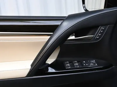 2017 لكزس إل إكس 570