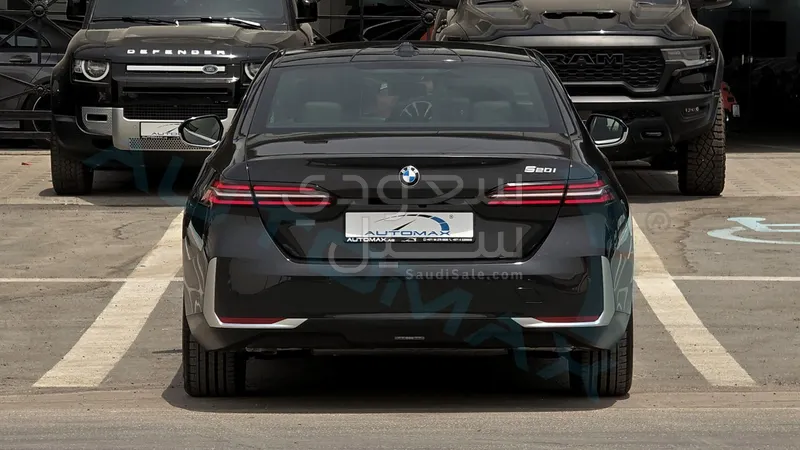 2025 بي ام دبليو الفئة الخامسة 520 أي