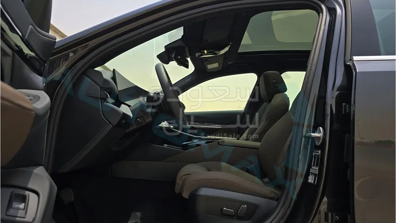 2025 بي ام دبليو الفئة الخامسة 520 أي