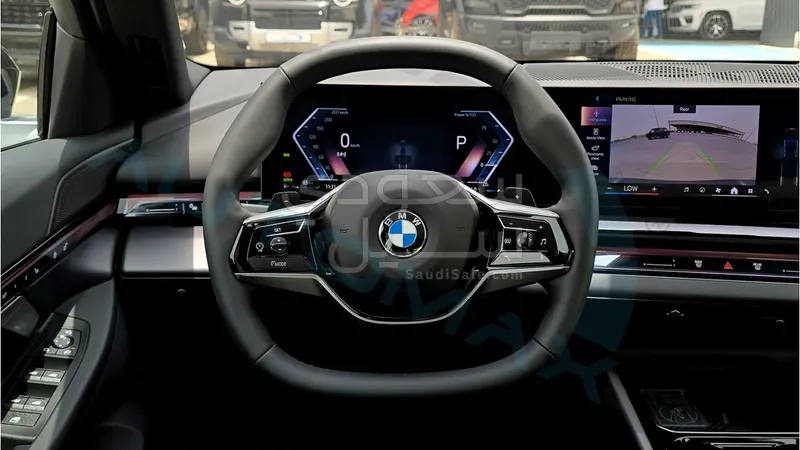 2025 بي ام دبليو الفئة الخامسة 520 أي