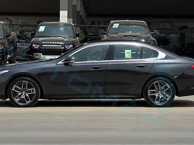 2025 بي ام دبليو الفئة الخامسة 520 أي