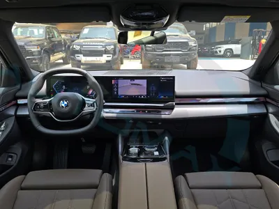 2025 بي ام دبليو الفئة الخامسة 520 أي