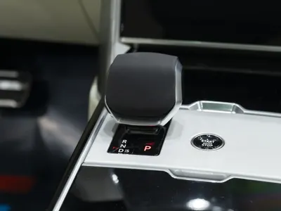 2026 لاند روفر رينج روفر اتش اس اي