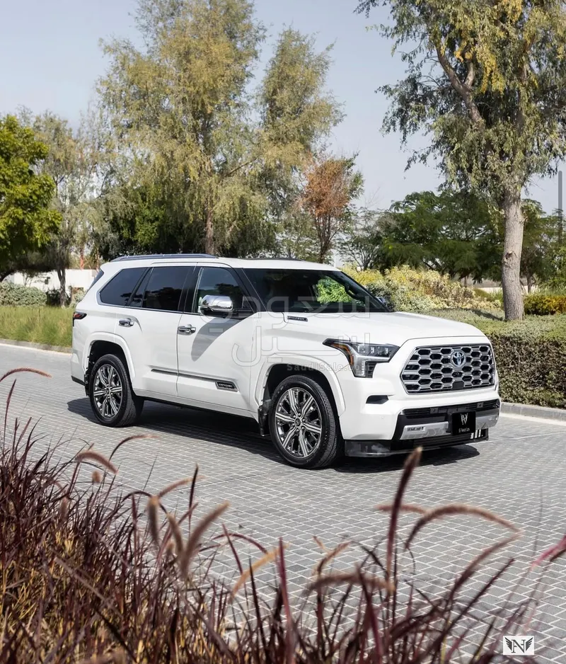 2024 تويوتا سكويا