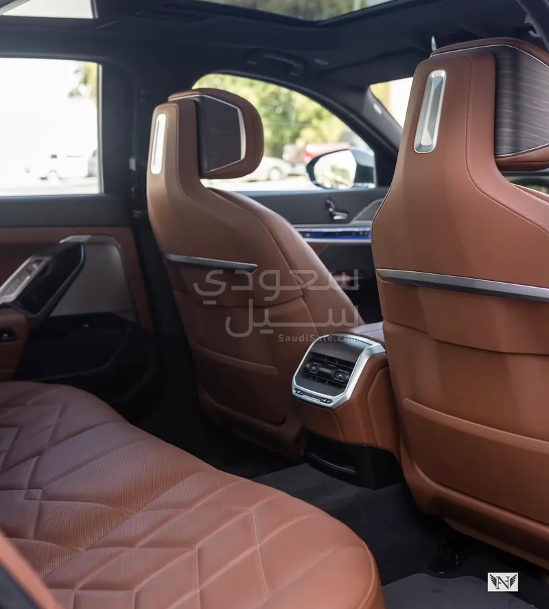 2023 بي ام دبليو الفئة السابعة 735أي