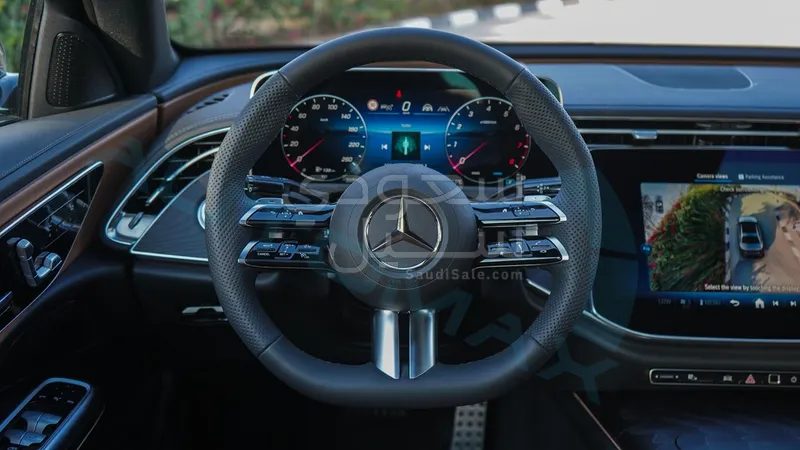 2025 مرسيدس - بنز إي 200 أي إم جي