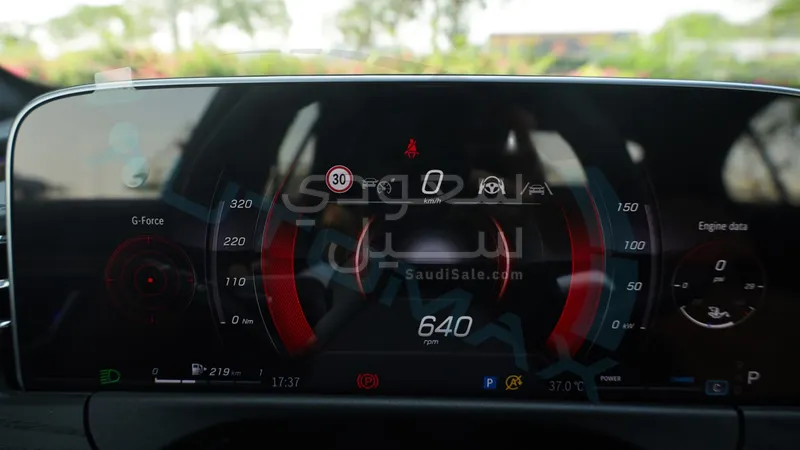 2025 مرسيدس - بنز إي 200 أي إم جي