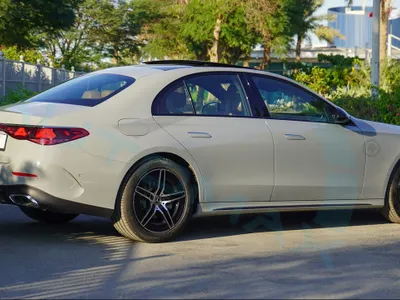 2025 مرسيدس - بنز إي 200 أي إم جي