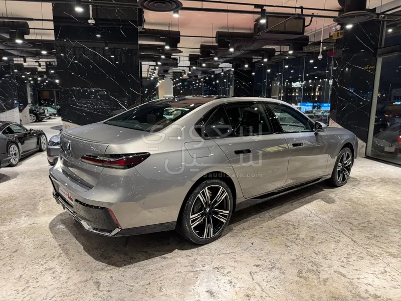 2026 بي ام دبليو الفئة السابعة 740أي