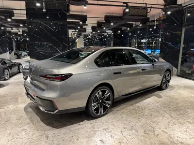 2026 بي ام دبليو الفئة السابعة 740أي