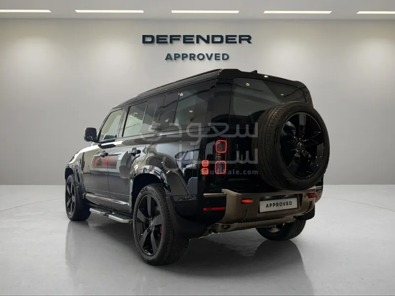 2024 لاند روفر ديفيندر اكس 110