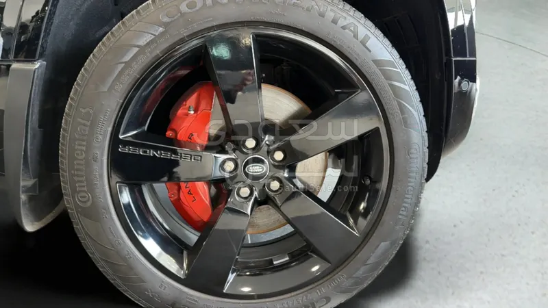 2024 لاند روفر ديفيندر اكس 110