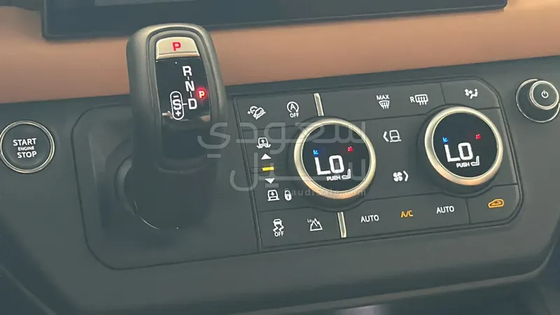 2024 لاند روفر ديفيندر اكس 110