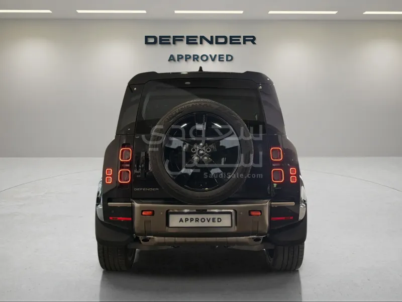 2024 لاند روفر ديفيندر اكس 110