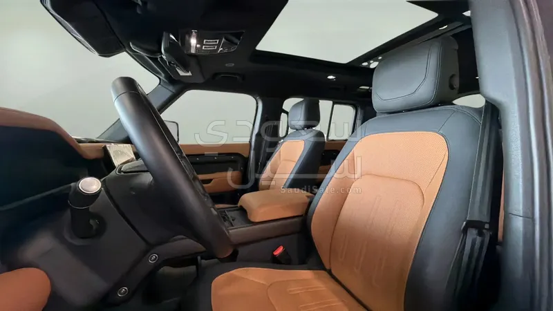 2024 لاند روفر ديفيندر اكس 110