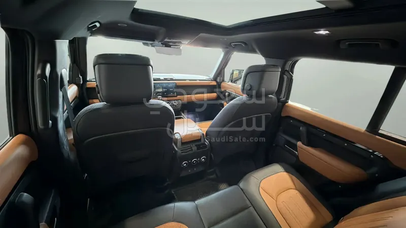 2024 لاند روفر ديفيندر اكس 110