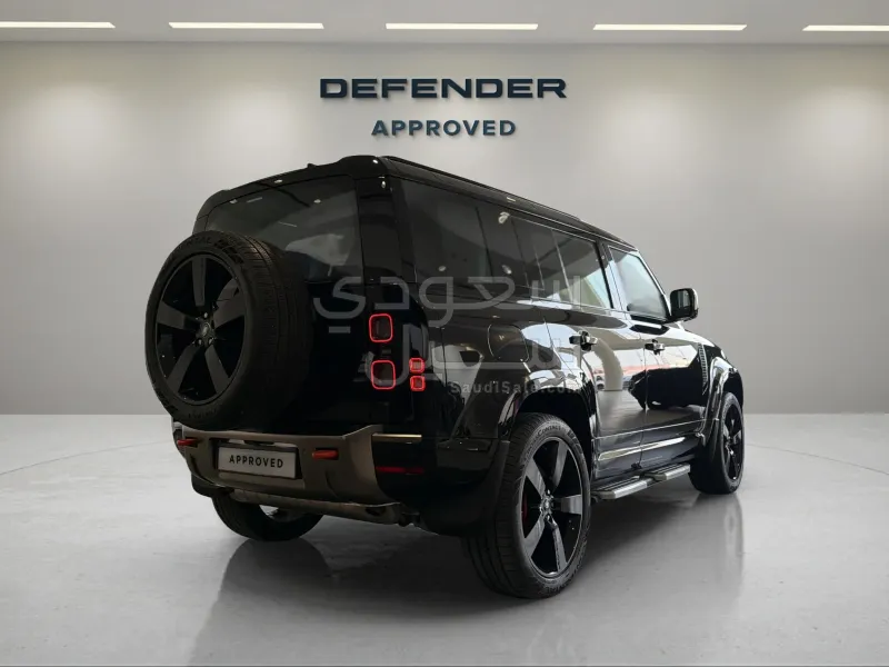 2024 لاند روفر ديفيندر اكس 110
