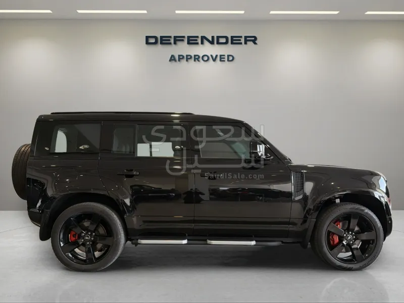 2024 لاند روفر ديفيندر اكس 110