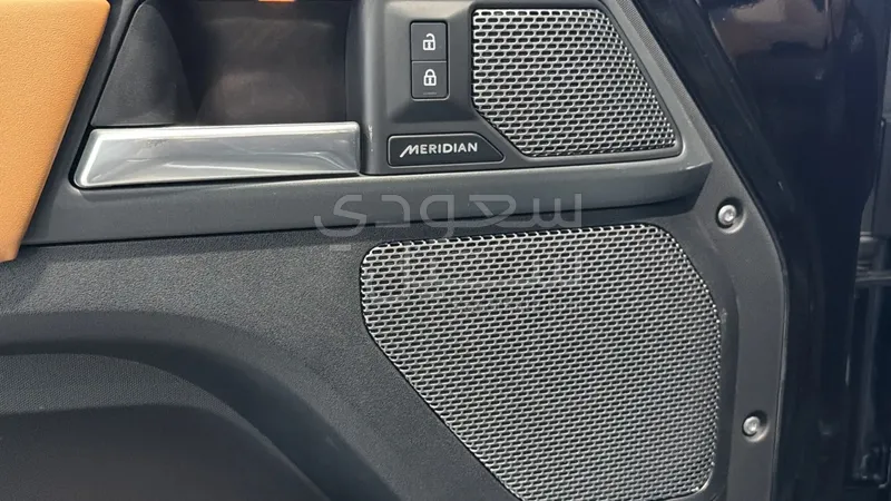 2024 لاند روفر ديفيندر اكس 110