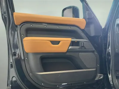 2024 لاند روفر ديفيندر اكس 110