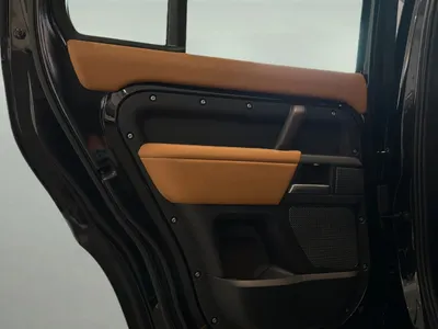 2024 لاند روفر ديفيندر اكس 110