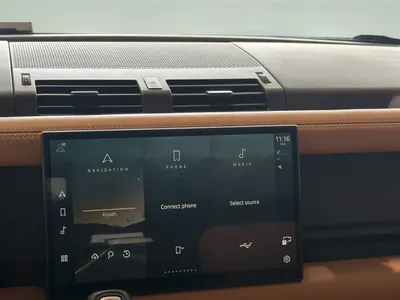 2024 لاند روفر ديفيندر اكس 110