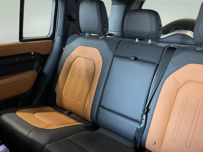 2024 لاند روفر ديفيندر اكس 110