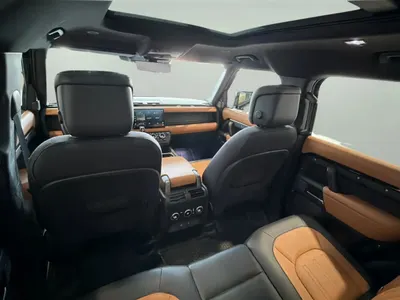 2024 لاند روفر ديفيندر اكس 110