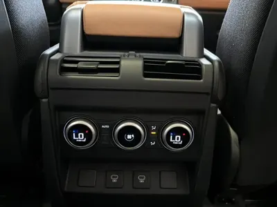 2024 لاند روفر ديفيندر اكس 110