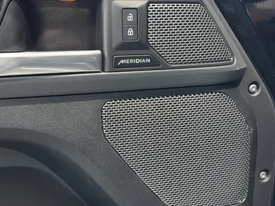 2024 لاند روفر ديفيندر اكس 110