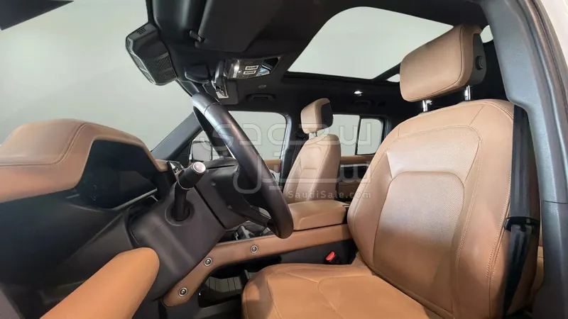 2025 لاند روفر ديفيندر 130 اكس