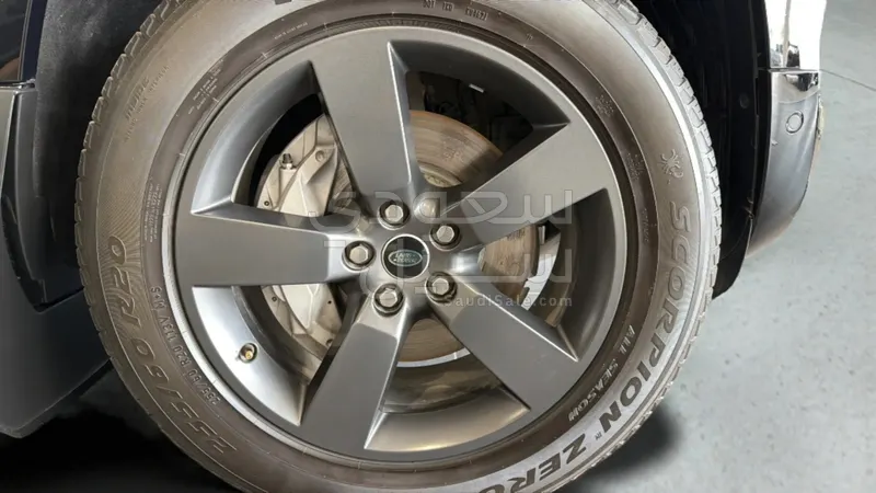 2025 لاند روفر ديفيندر 130 اكس