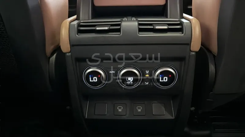 2025 لاند روفر ديفيندر 130 اكس