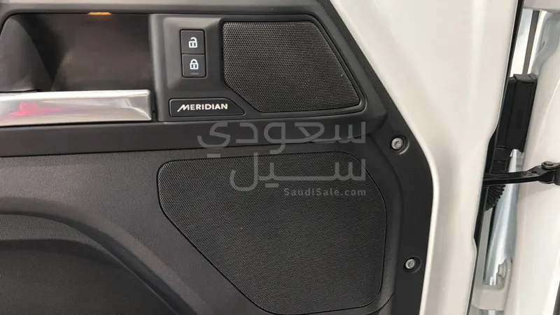 2025 لاند روفر ديفيندر 130 اكس