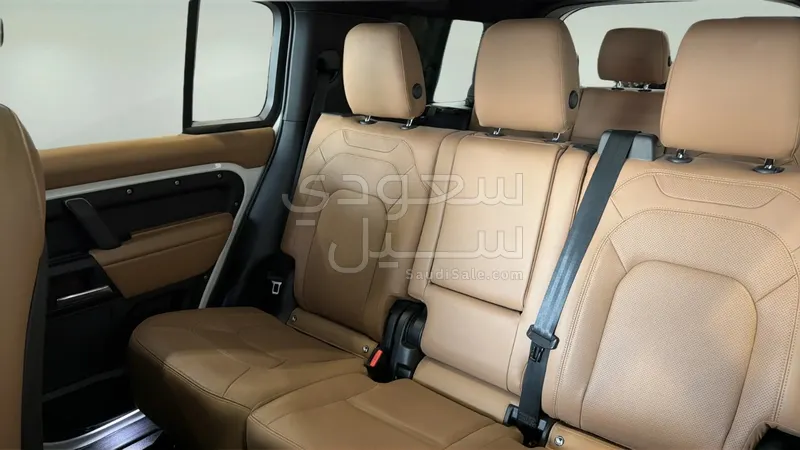 2025 لاند روفر ديفيندر 130 اكس