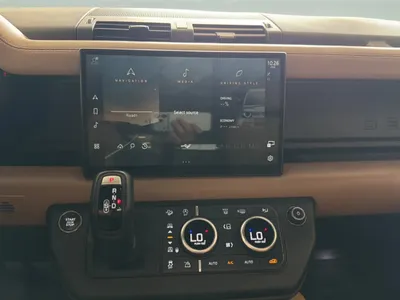 2025 لاند روفر ديفيندر 130 اكس