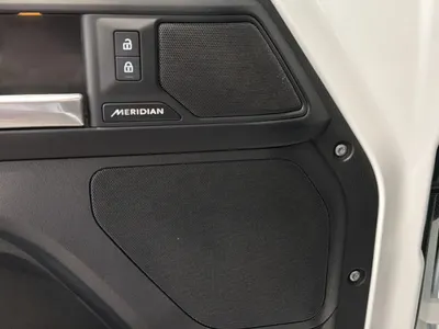 2025 لاند روفر ديفيندر 130 اكس