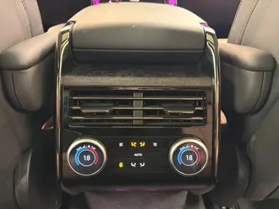 2024 لاند روفر رينج روفر سبورت اوتوبيوجرافي