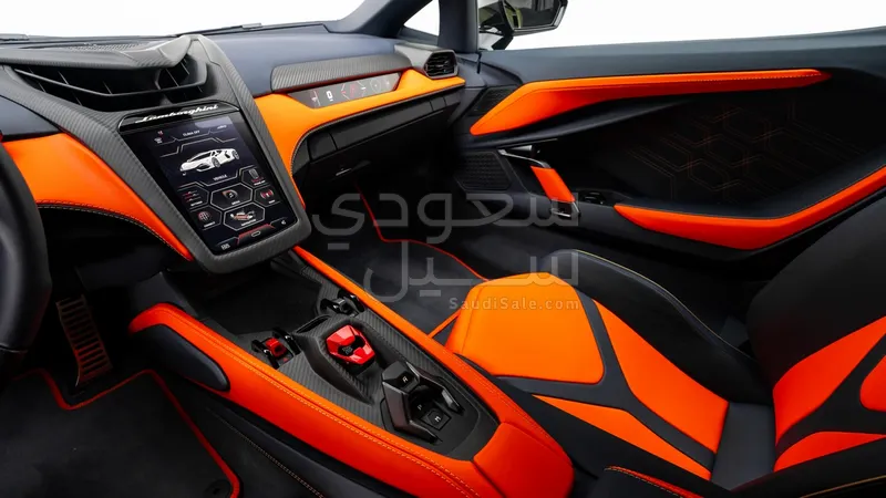 2025 Lamborghini Revuelto